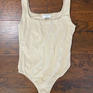 Aritzia Babaton Contour squareneck sleeveless Tan thong Bodysuit medium